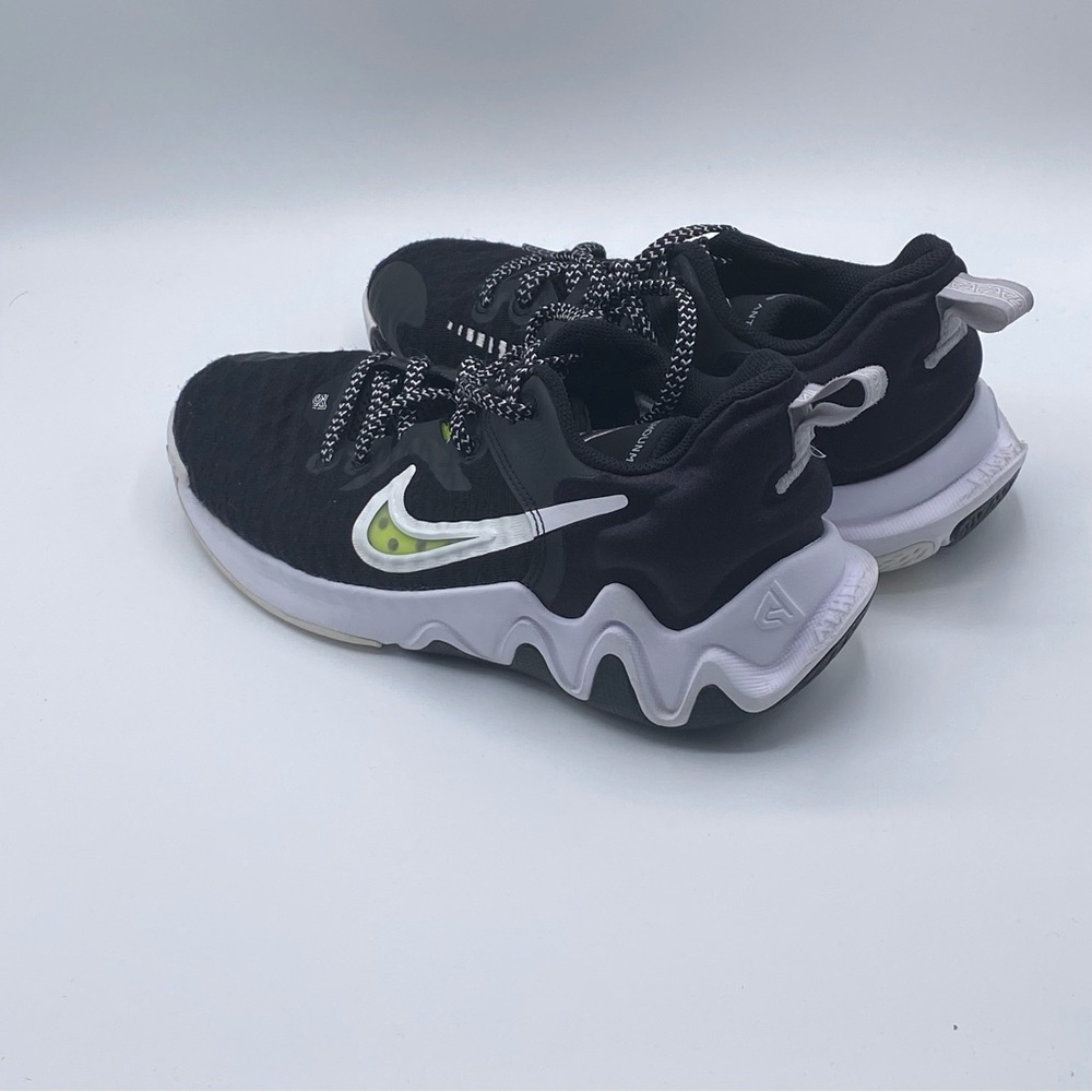 Nike Giannis Immortality Sneakers‎ Black White - Picture 2 of 4